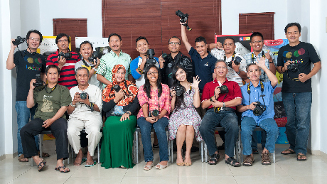 http://images.detik.com/content/2013/07/31/1279/fotokeluargainfofotografi.jpg