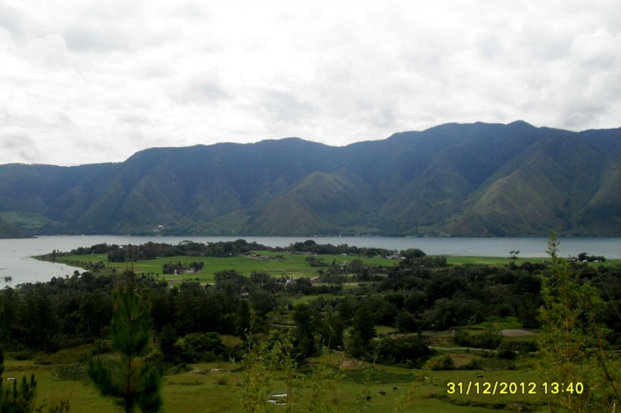 Danau Toba by Cici Sinaga