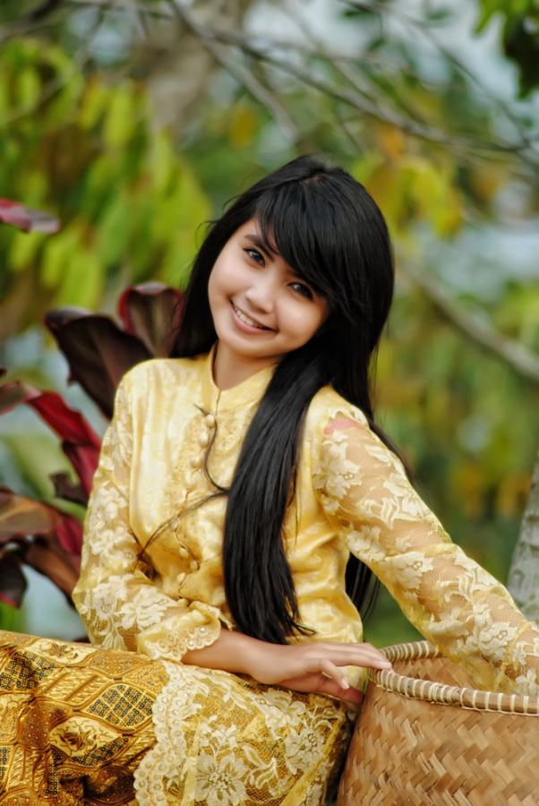 senyum manis neng iteung by Sef's Miko