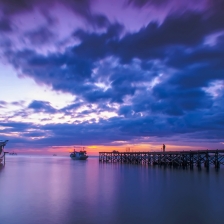 Jembatan Kayu Pantai Lapakaka by Syahrul Sandjaya
