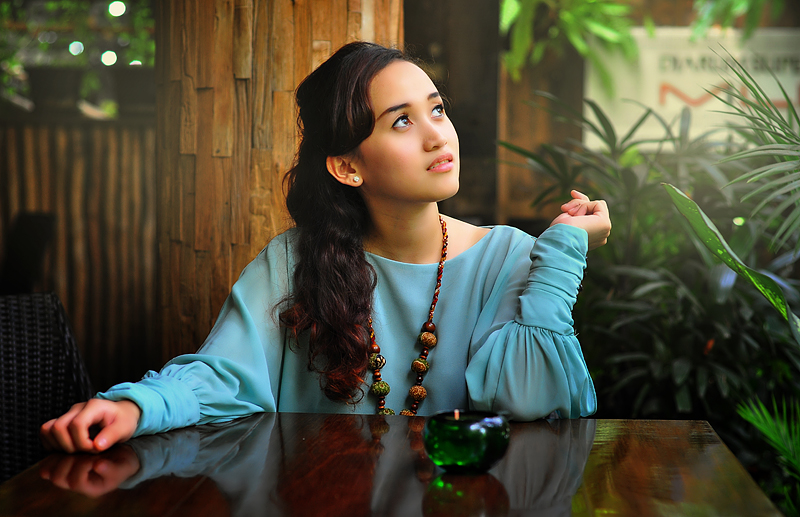 Cantik by yosen erlangga